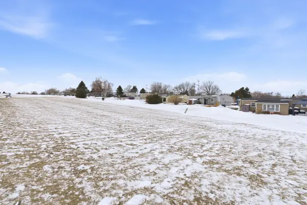 15 Bluffs RD, Clarington, ON L1B 1A3