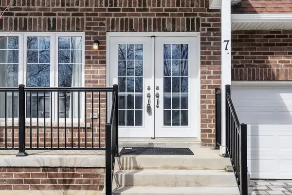 1741 Fairport RD #7, Pickering, ON L1V 1S9