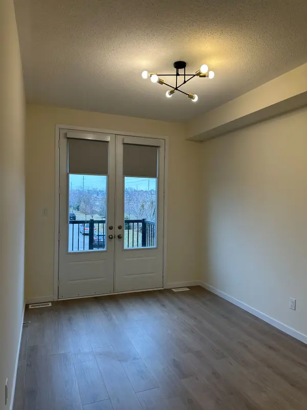 368 Elyse CT, Aurora, ON L4G 2C9