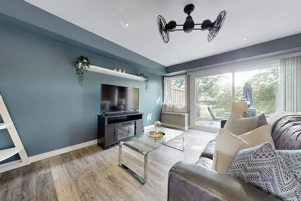 195 Milestone CRES #195, Aurora, ON L4G 3M2