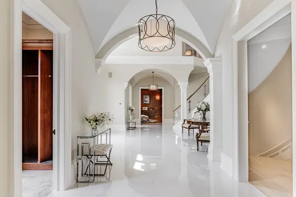 31 Thornbank RD, Vaughan, ON L4J 2A1