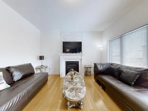 22 Pietrowski DR #Upper, Georgina, ON L4P 0J7