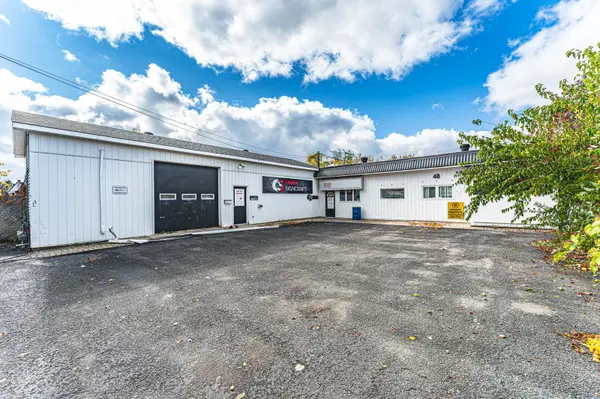 48 Ellen ST #2, Barrie, ON L4N 3A4