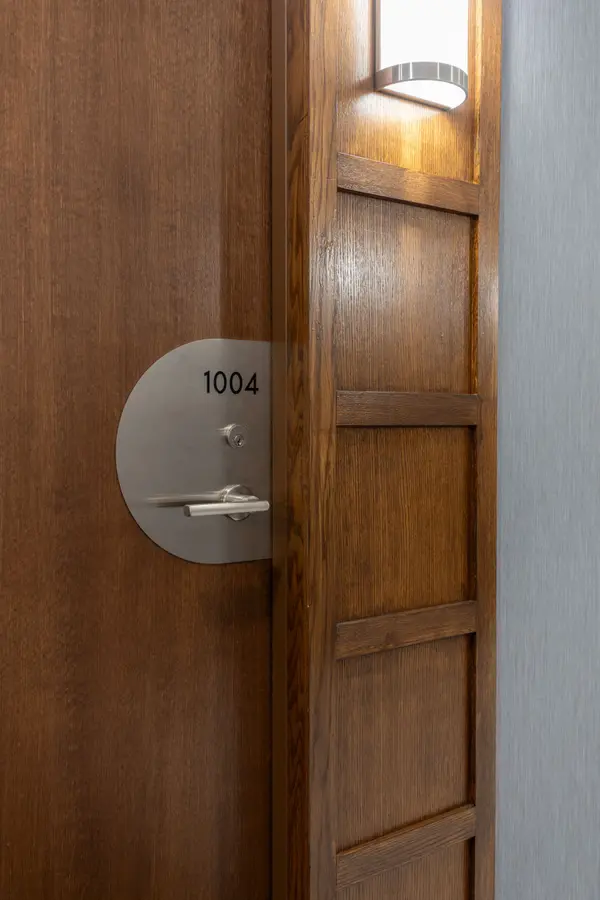 2087 Lake Shore BLVD W #1004, Toronto W06, ON M8V 4G3