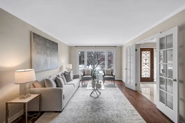 1053 Red Pine CRES, Mississauga, ON L5H 4E4