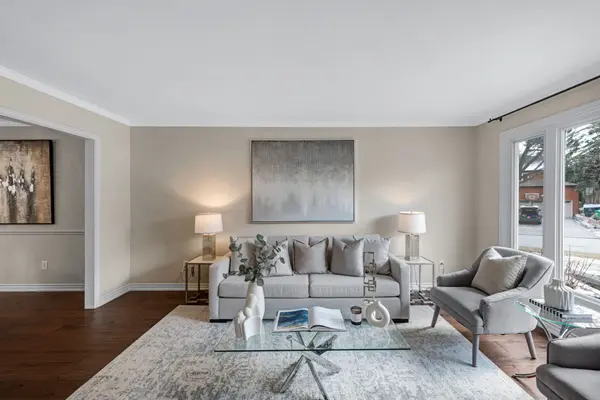 1053 Red Pine CRES, Mississauga, ON L5H 4E4