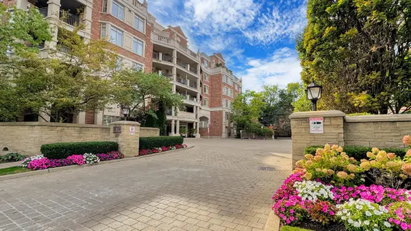 10 Old Mill TRL #207, Toronto W08, ON M8X 2Y9