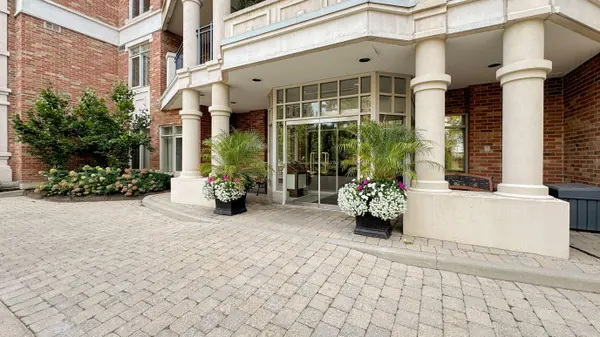 10 Old Mill TRL #207, Toronto W08, ON M8X 2Y9