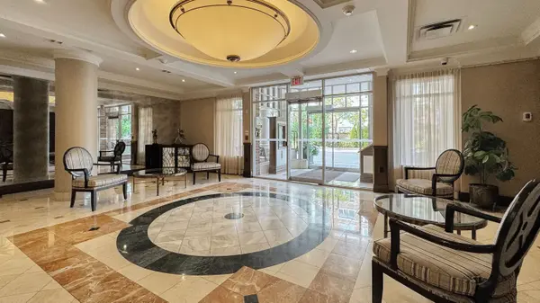 10 Old Mill TRL #207, Toronto W08, ON M8X 2Y9