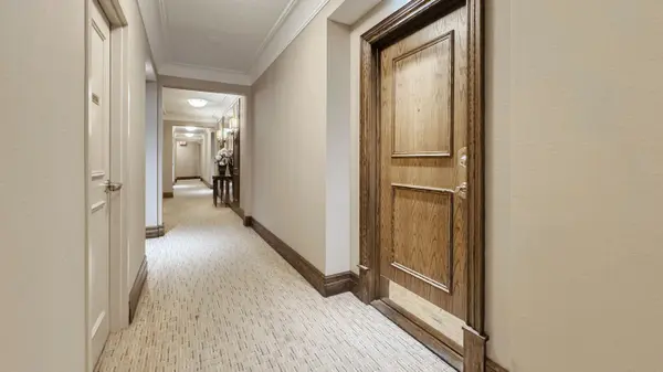 10 Old Mill TRL #207, Toronto W08, ON M8X 2Y9