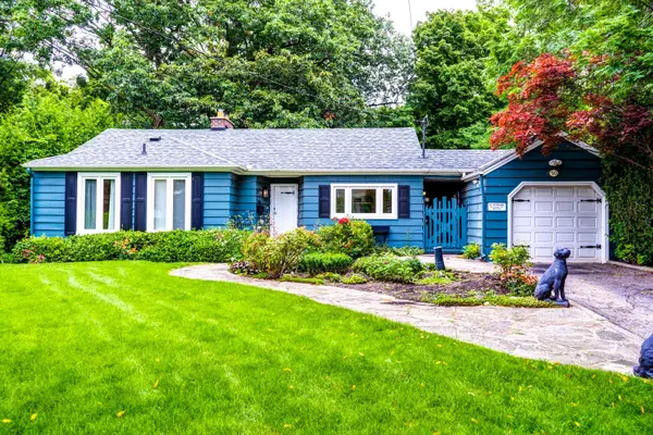 50 North Park DR, Toronto W04, ON M6L 1K2