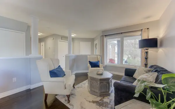 31 Adler DR, Cambridge, ON N3C 4J9