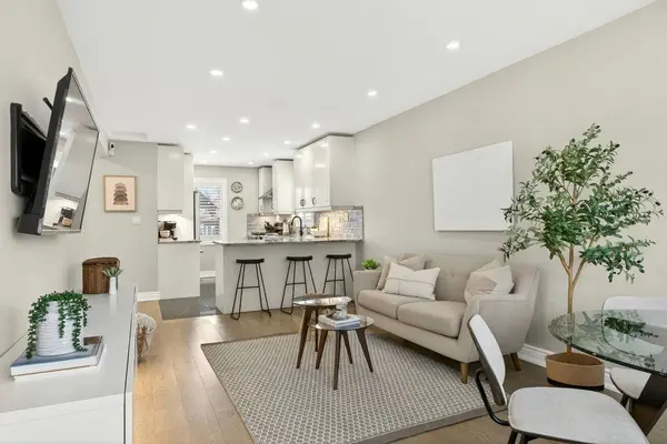 237 East 32nd ST, Hamilton, ON L8V 3S3