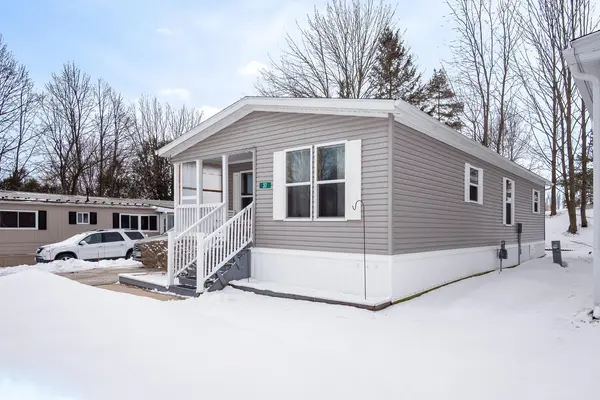 37 Sussex SQ, Georgian Bluffs, ON N4K 5N5