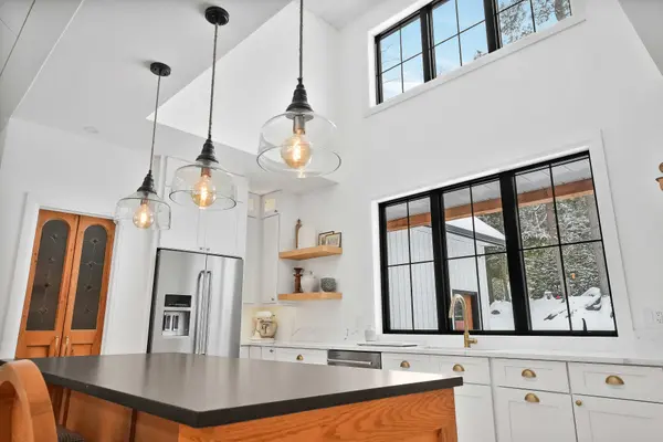 195 Lakeview ST, Dysart Et Al, ON K0M 1S0