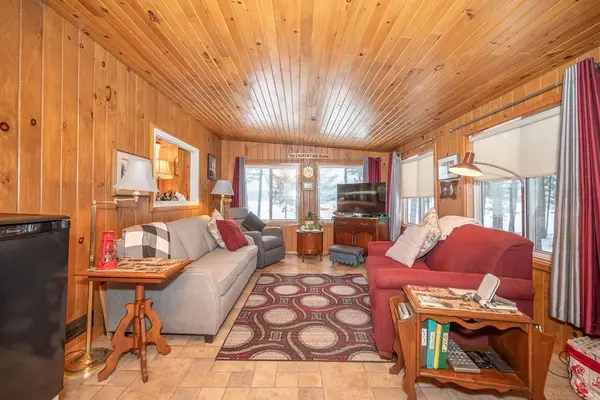 51 Myrlin WAY, Laurentian Hills, ON K0J 1P0