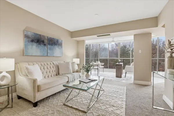 265 Westcourt PL #309, Waterloo, ON N2L 6E4