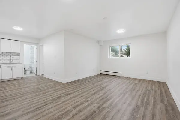 227 Cathcart ST #106, London South, ON N6C 3M8