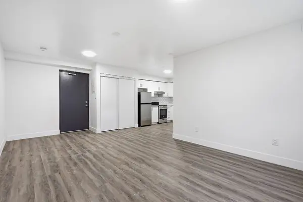 227 Cathcart ST #106, London South, ON N6C 3M8