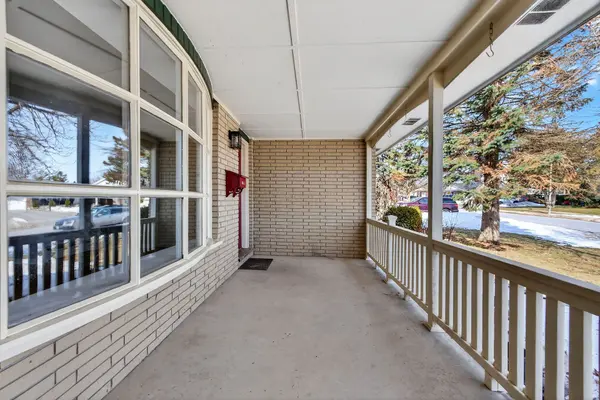 697 Fleet ST, Kingston, ON K7M 5A4