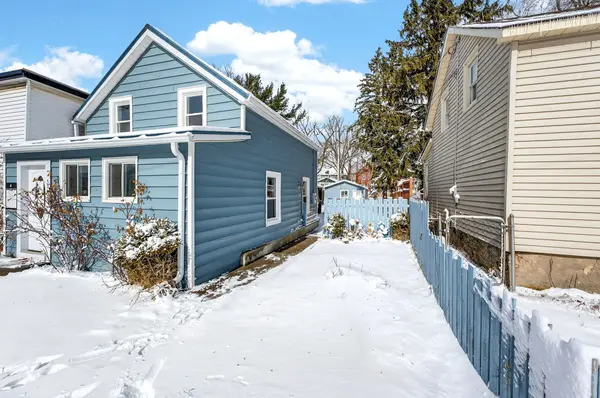 176 Garden ST, Gananoque, ON K7G 1H9