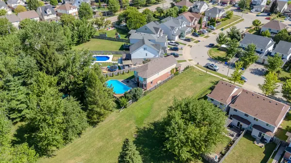 36 Calvin CT, Cambridge, ON N3C 4J5