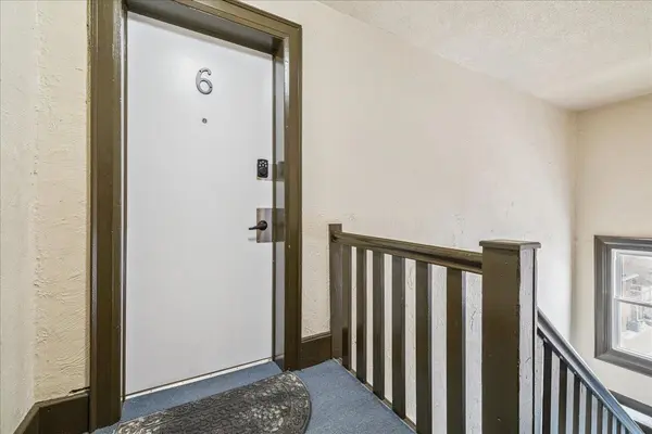 21 Mountwood AVE #6, Hamilton, ON L8N 2G8