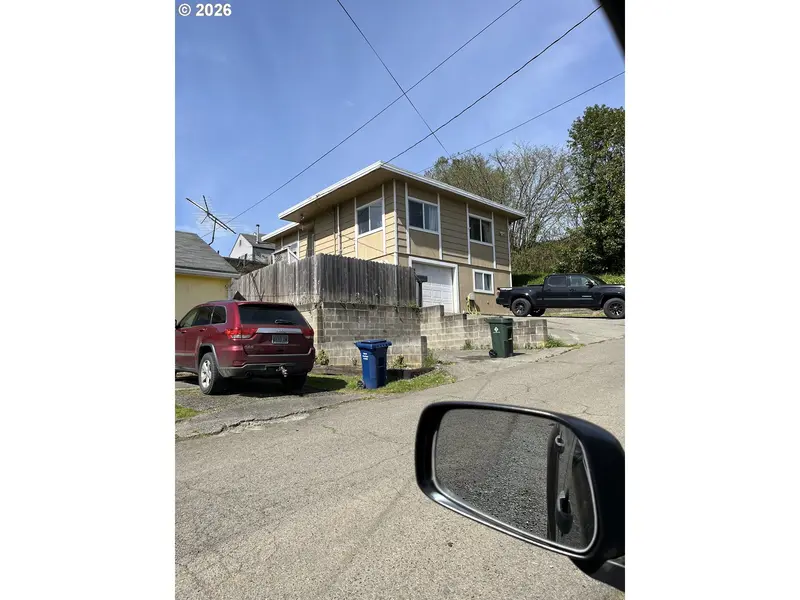 521 N BIRCH ST, Coquille, OR 97423