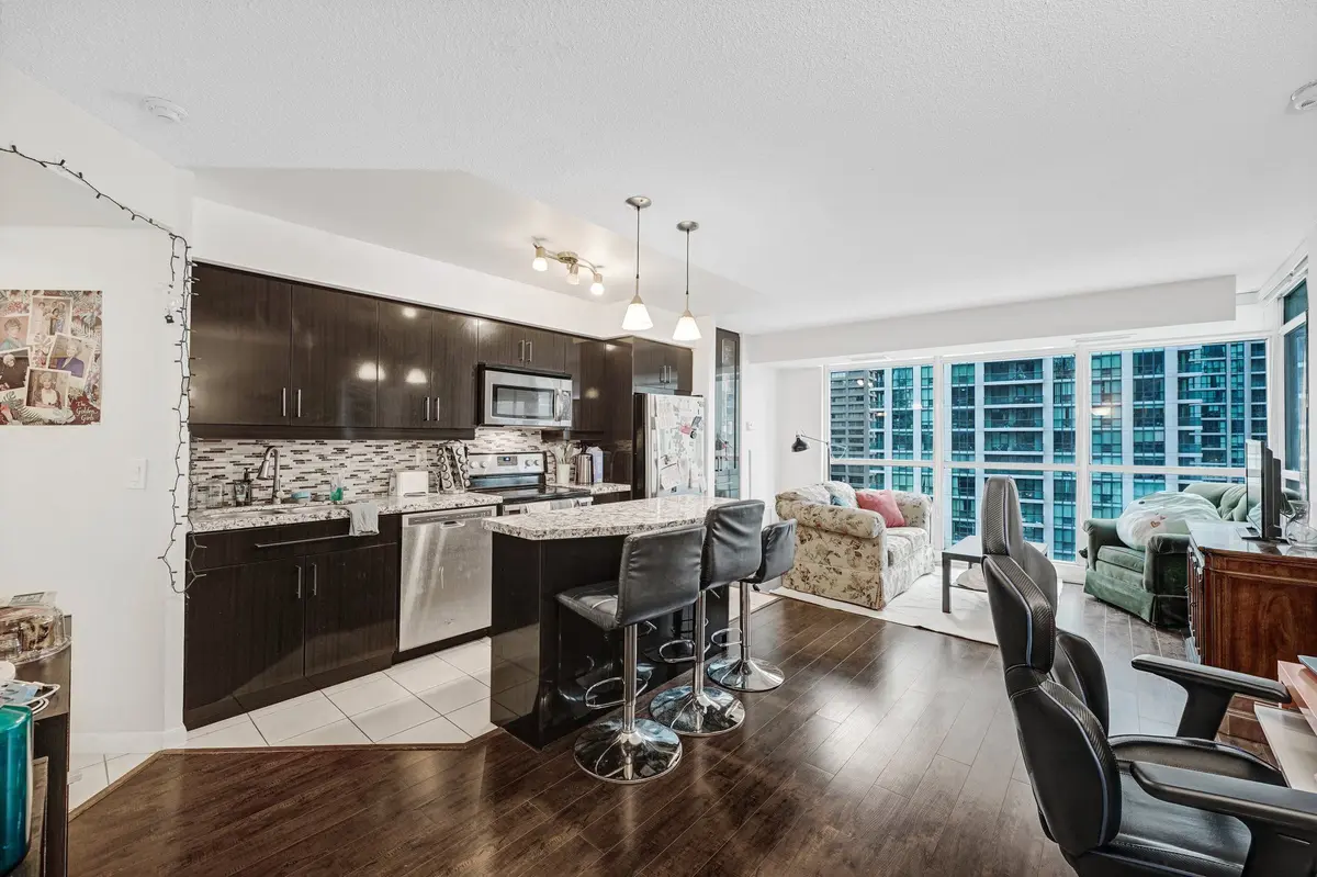 18 Yonge ST #1013, Toronto C01, ON M5E 1Z8