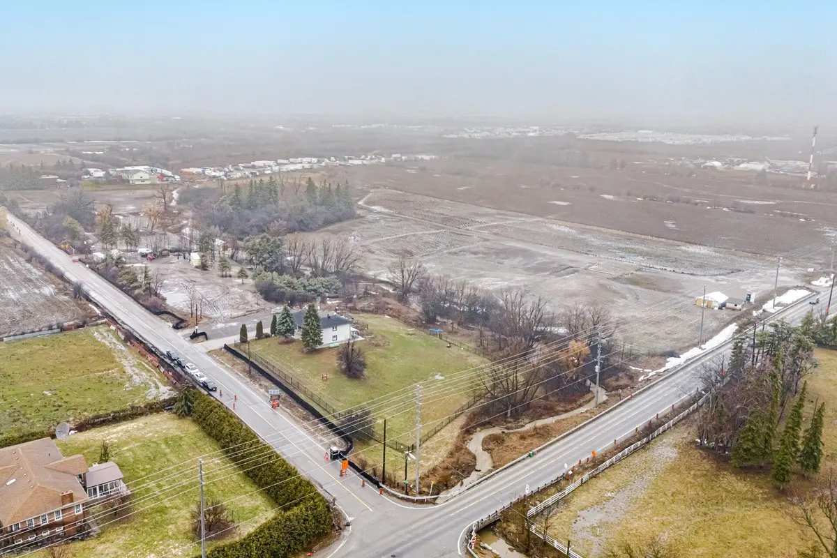 11075 Clarkway DR, Brampton, ON L6P 0W1