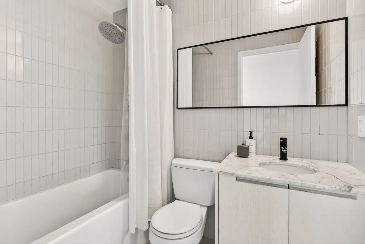 103 The Queensway AVE #1713, Toronto W01, ON M6S 5B3