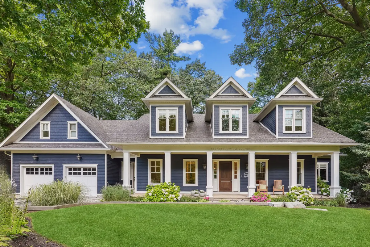1097 Birchview AVE, Oakville, ON L6J 2C5