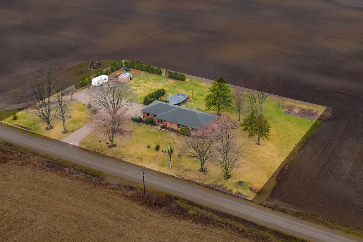 5864 Inadale DR, Adelaide Metcalfe, ON N7G 3H4