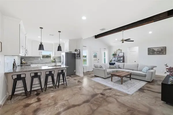 405 Advance Road, Weatherford, TX 76088