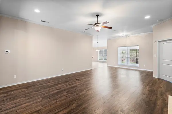 111 Crestway Drive #24, Cedar Hill, TX 75104