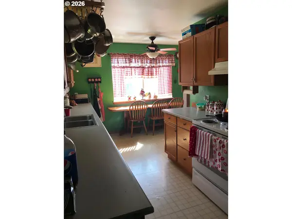 521 N BIRCH ST, Coquille, OR 97423