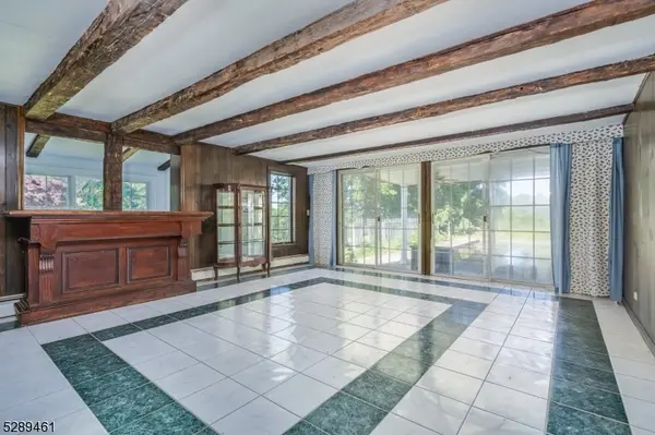 2 Dutch Hill Rd, Hampton Boro, NJ 08827