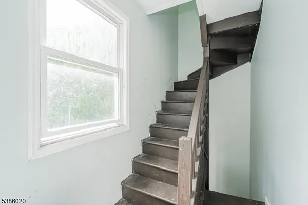 16 Alexander St, Newark City, NJ 07106