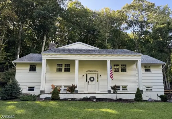 7 Kentbrook Ter,  Kinnelon Boro,  NJ 07405