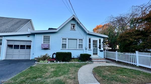 32 Leary Ave, Bloomingdale Boro, NJ 07403
