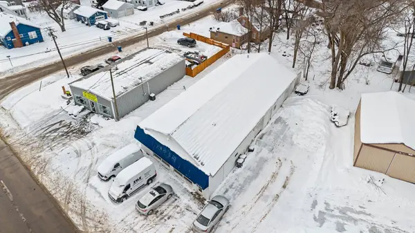 1240 Pipestone RD, Benton Twp, MI 49022