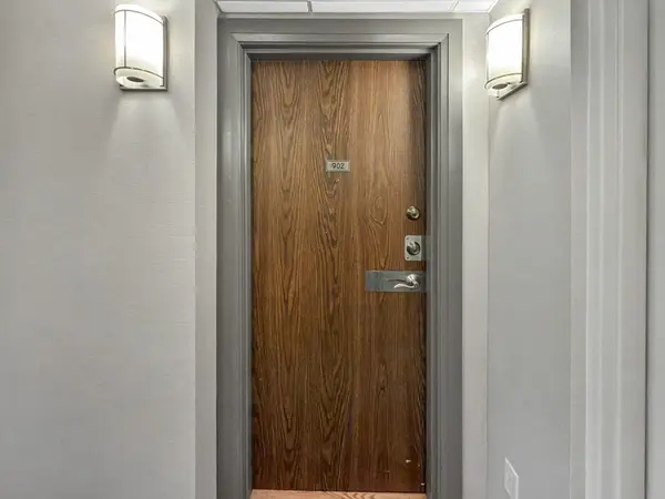 133 Torresdale AVE #902, Toronto C07, ON M2R 3T2