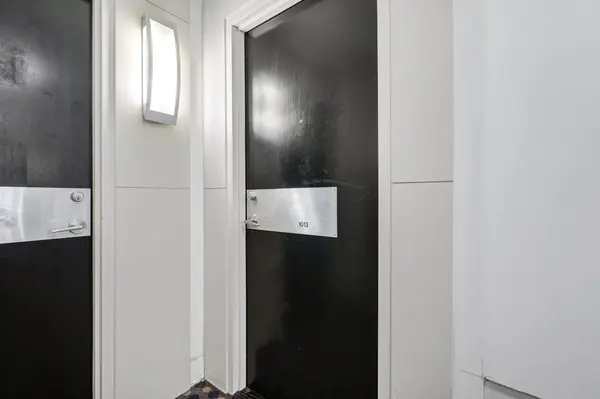 18 Yonge ST #1013, Toronto C01, ON M5E 1Z8