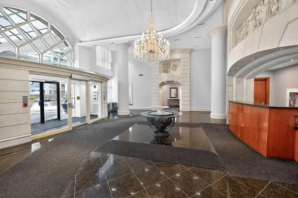 23 Lorraine DR #517, Toronto C07, ON M2N 6Z6