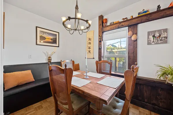 396 Roxton RD, Toronto C01, ON M6G 3R2