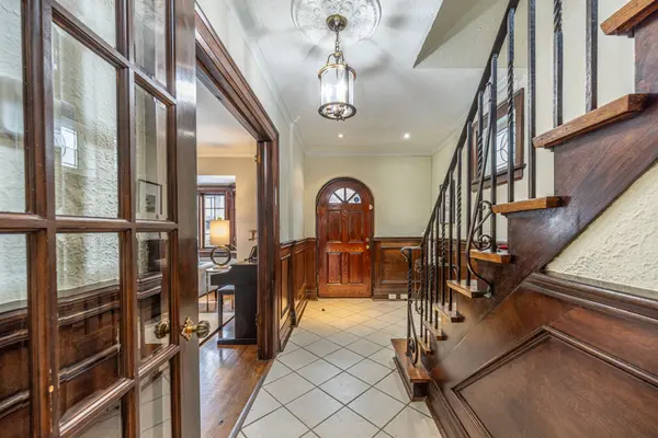 34 Tarlton RD, Toronto C03, ON M5P 2M4