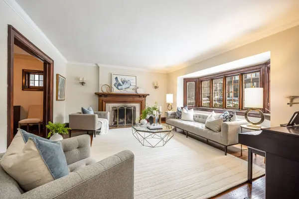 34 Tarlton RD, Toronto C03, ON M5P 2M4