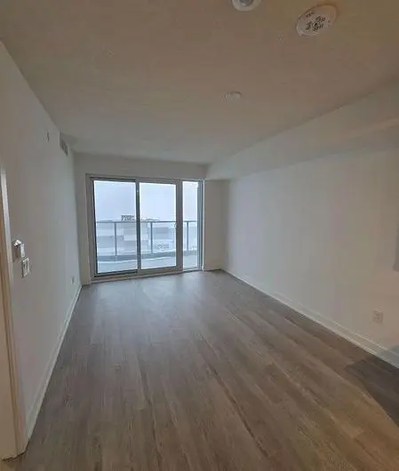 1010 Sandy Beach RD #609, Pickering, ON L1W 0C7