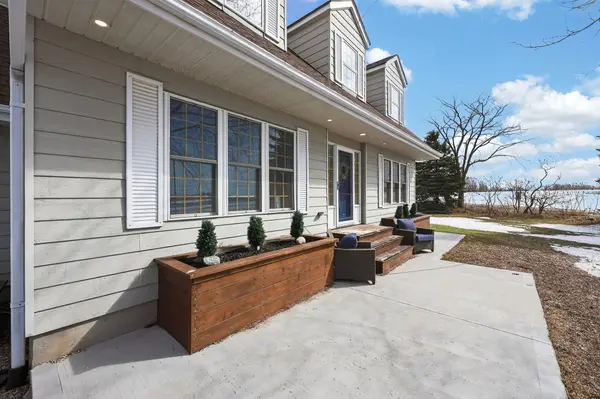 2 Algonquin Heights CT, Essa, ON L0L 2N0