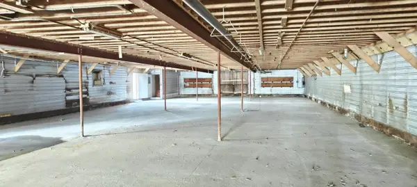 641 Canal RD #Barn 4, Bradford West Gwillimbury, ON L3Z 2A6